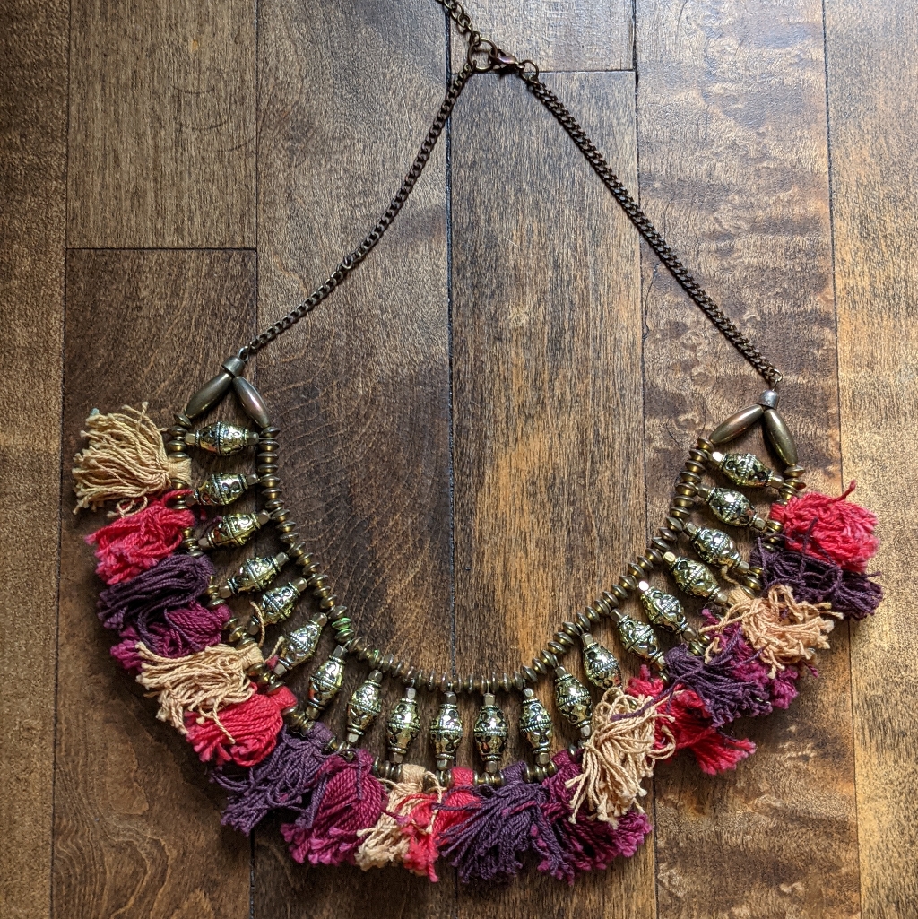 Earthbound Colored Necklace 11$